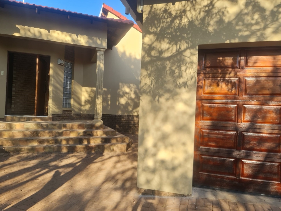 3 Bedroom Property for Sale in Safari Gardens North West